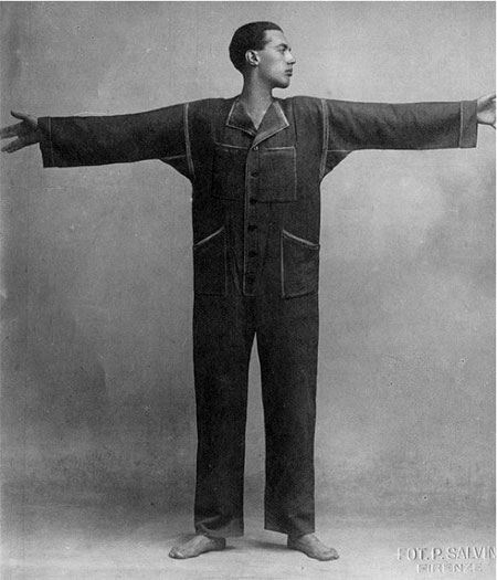 ارنستو میکاهلس فوتوریست، سرهمی توتا، ۱۹۱۹.